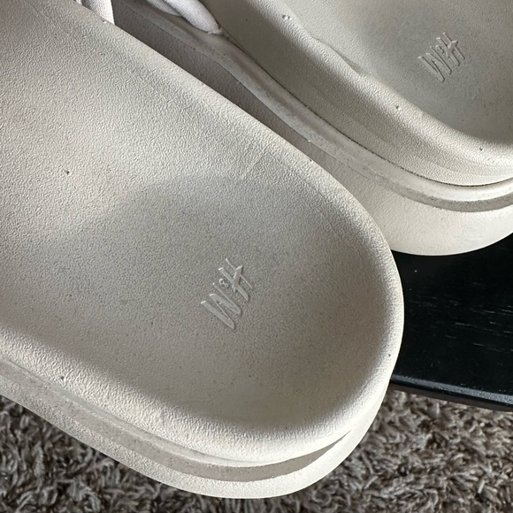 Light Stone Velcro Strap Slides - Picture 4 of 8